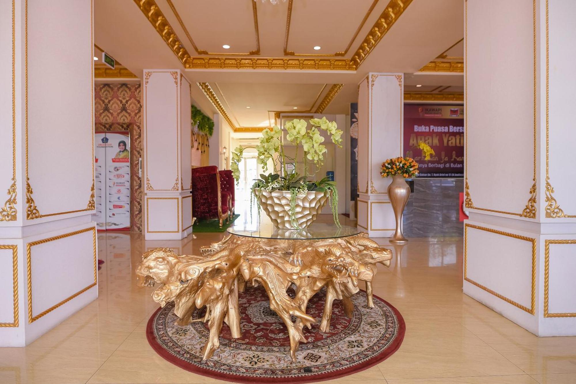 בנדה אקה Capital O 854 Ub Caisar Hotel מראה חיצוני תמונה