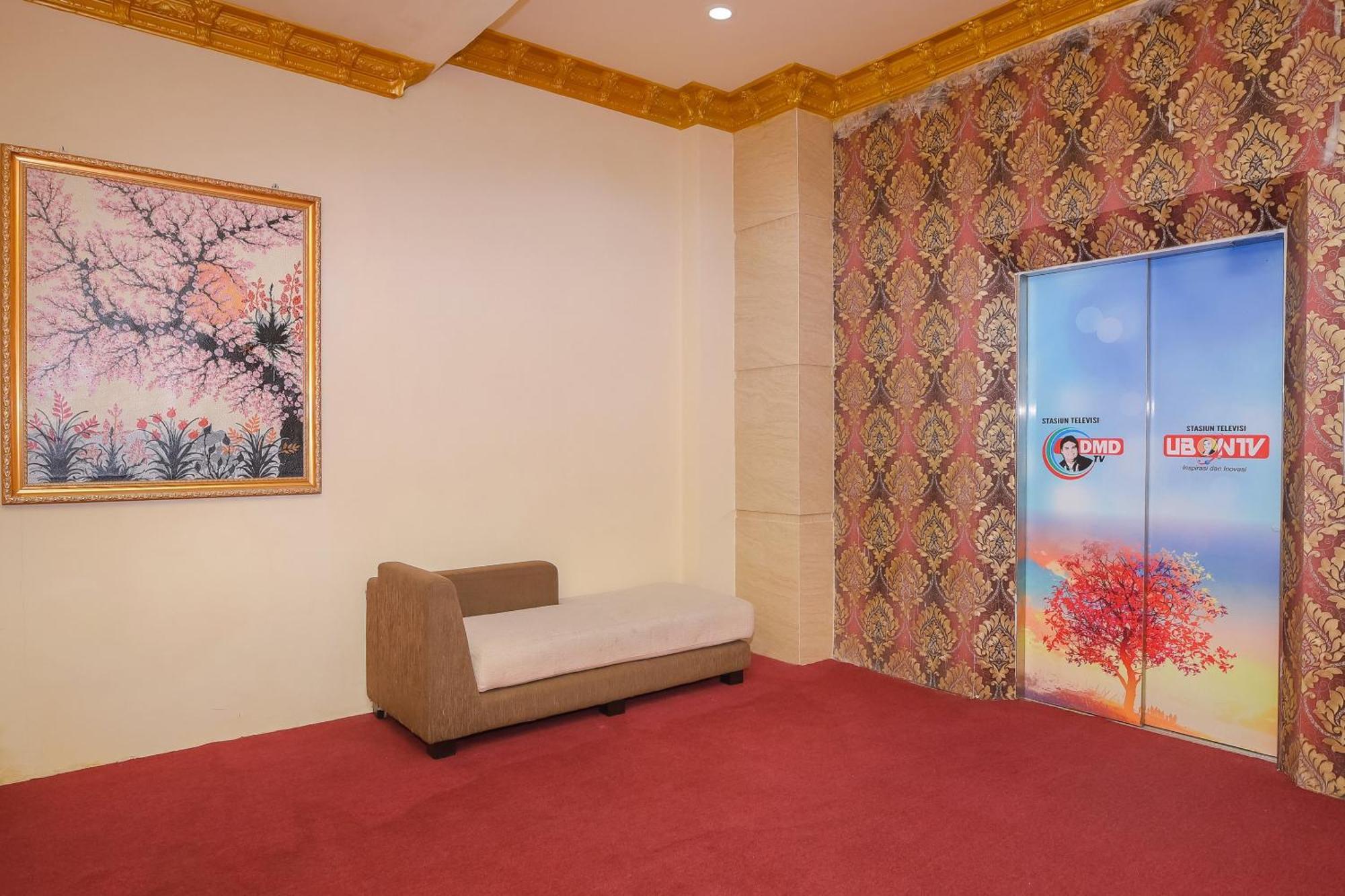 בנדה אקה Capital O 854 Ub Caisar Hotel מראה חיצוני תמונה